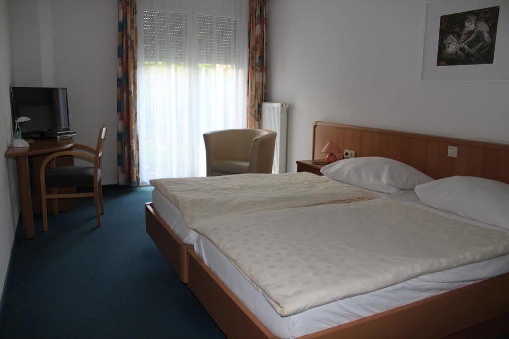 Hotel Zum Goldenen Wagen Maulburg ภายนอก รูปภาพ